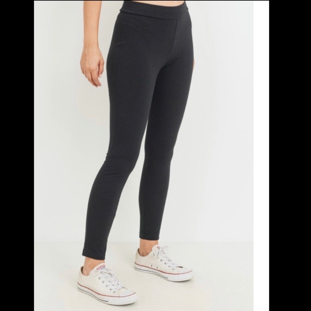 BLACK LEGGINGS